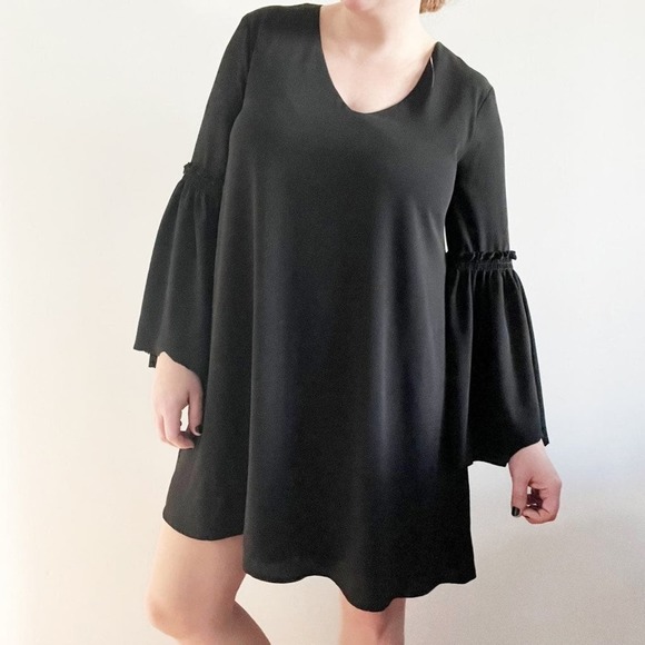 Chelsea28 Black Swing Dress with‎ Bell Sleeves Solid black Size Small - Picture 1 of 7